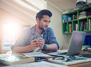 Customer seeing laptop